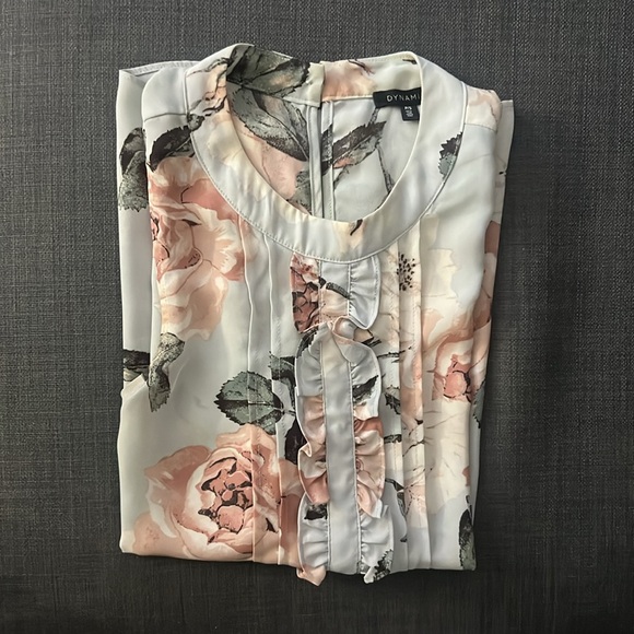 Dynamite Ruffled Sleeveless Top - Picture 6 of 9